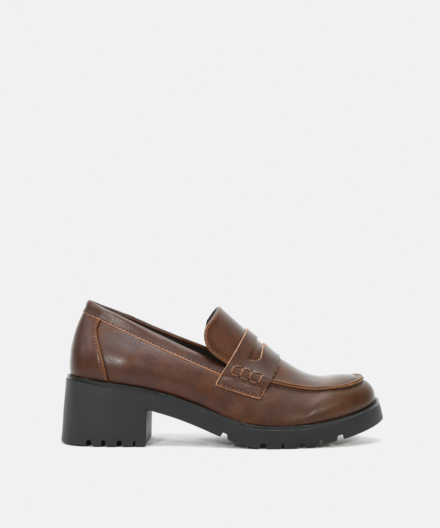 Zapatos tacón copete